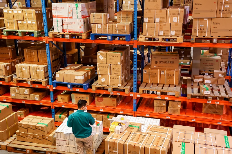 附圖1:當新年的鐘聲響起,正式拉開了物流中心節(jié)前高峰運作的帷幕.jpg 附圖1:當新年的鐘聲響起,正式拉開了物流中心節(jié)前高峰運作的帷幕.jpg